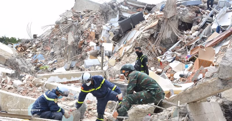 Miembros de la delegación vietnamita de búsqueda y rescate en Venezuela. (Foto: VNA)