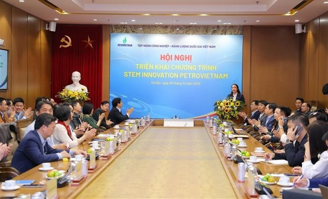 La conferencia para desplegar el programa “STEM Innovation Petrovietnam”. (Foto: VNA)
