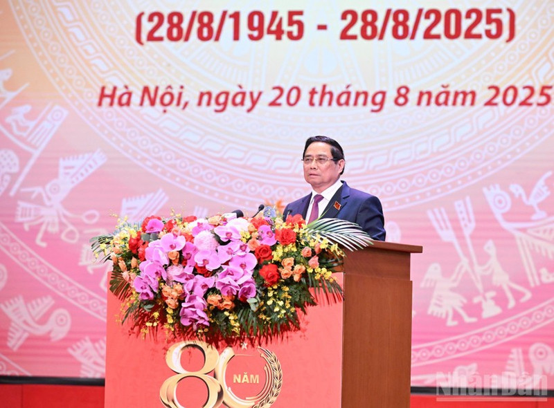 El primer ministro Pham Minh Chinh habla en el evento. (Foto: Nhan Dan)