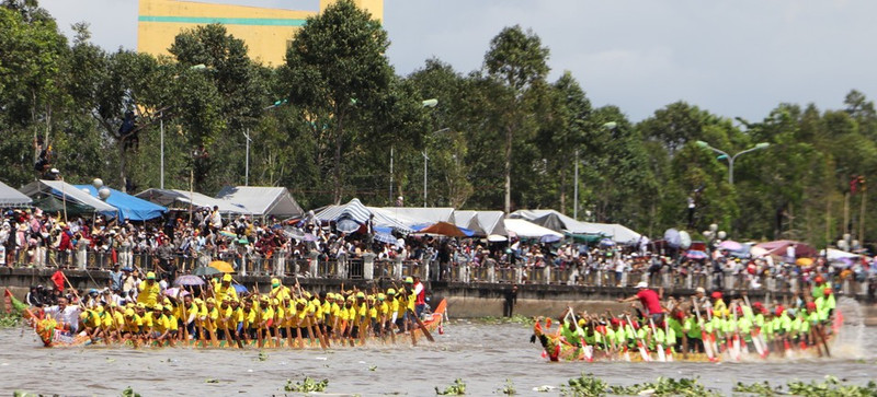 La carrera de barcos Ngo es un deporte que demuestra el espíritu de solidaridad del pueblo Khmer en el Sur de Vietnam. (Foto: VNA)