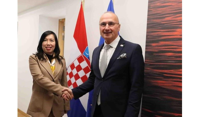 La viceministra de Relaciones Exteriores de Vietnam Le Thi Thu Hang y el canciller croata, Gordan Grlić Radman. (Foto: VNA)