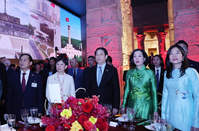 El presidente de Vietnam, Luong Cuong, y su cónyugue en el banquete. (Foto: VNA)