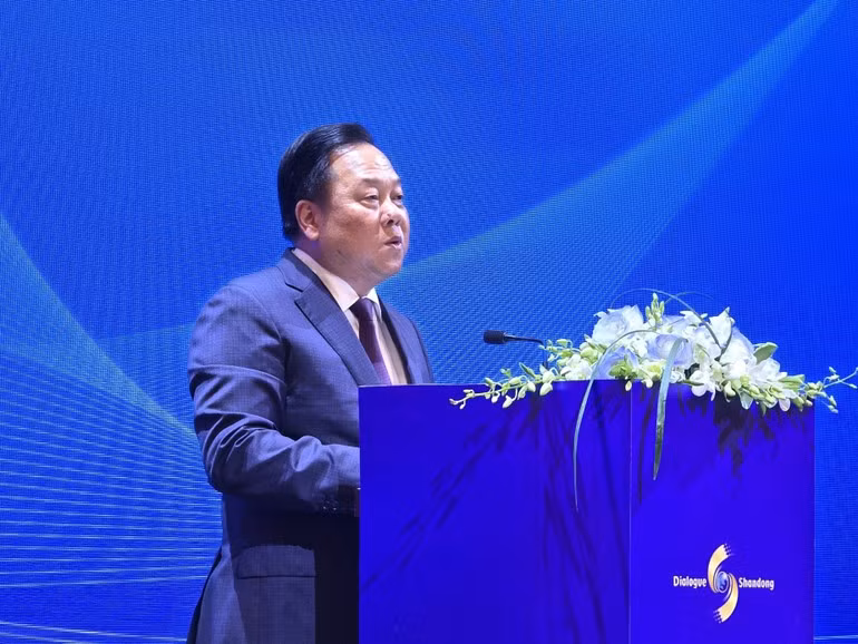 Nguyen Hoang Anh, subjefe de la Comisión de Políticas y Estrategias del Comité Central del Partido Comunista de Vietnam y presidente de la Asociación de Amistad Vietnam-China, en su intervención.