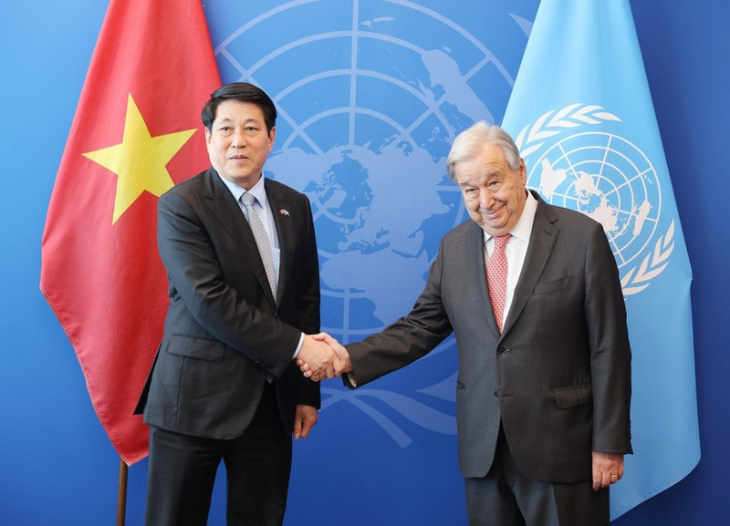 El presidente de Vietnam, Luong Cuong, (izq.) y el secretario general de la ONU, António Guterres. (Foto: VNA)