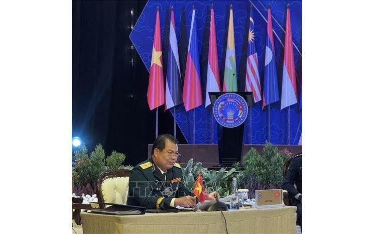 El teniente general Vu Hong Son, comandante de la Fuerza de Defensa Aérea y Antiaérea de Vietnam. (Foto: VNA)