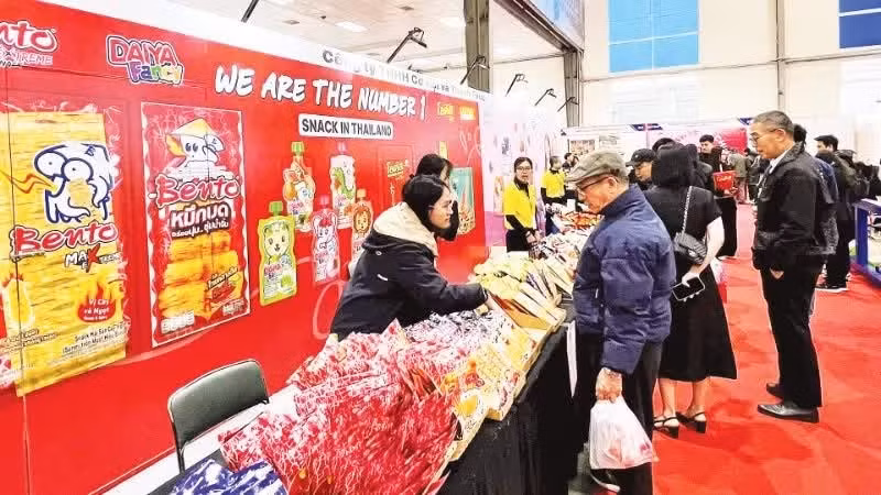 Productos tailandeses en una feria comercial en Hanói.