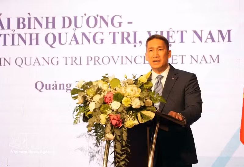 El secretario interino de la Marina de Estados Unidos, Hung Cao, habla en el evento. (Foto: VNA)