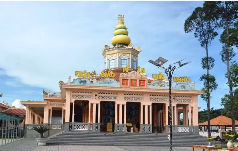 Pagoda Tam Buu Phi Lai de la secta budista Tu An Hieu Nghia, comuna de Ba Chuc, provincia de An Giang. (Foto: thanhnien.vn)