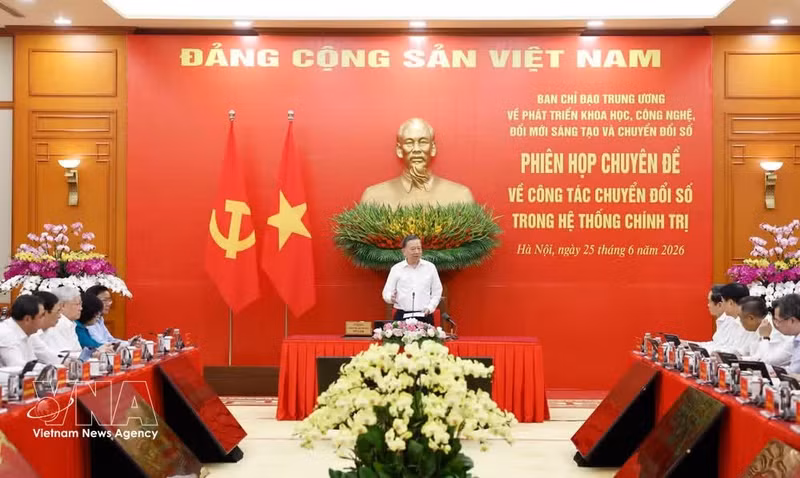 El secretario general del Partido y presidente de Vietnam, To Lam, insta a depurar y estandarizar datos en todo el sistema político. (Foto: VNA)