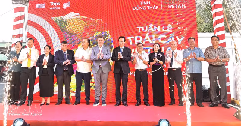 En la ceremonia de inauguración de la Semana de Frutas vietnamitas 2026. (Foto: VNA)