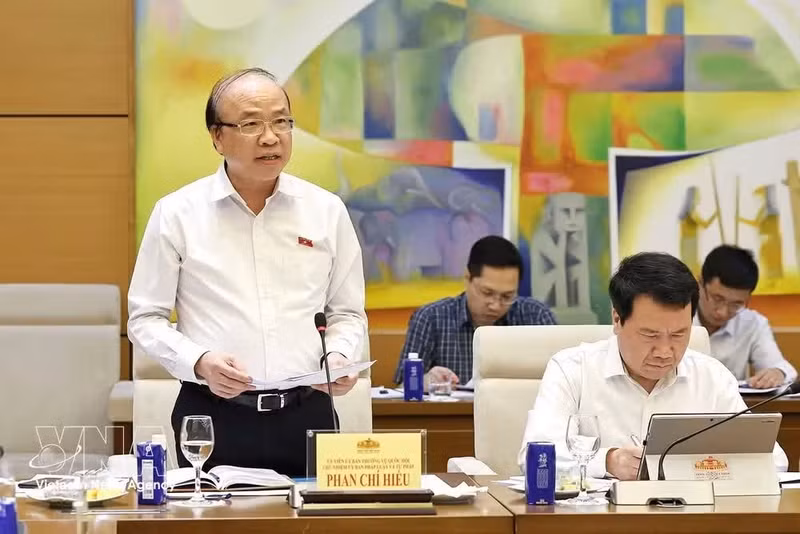 El titular de la Comisión de Leyes y Justicia, Phan Chi Hieu. (Foto: VNA)
