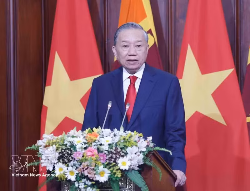 El secretario general del PCV y presidente de Vietnam, To Lam, en la rueda de prensa. (Foto: VNA)