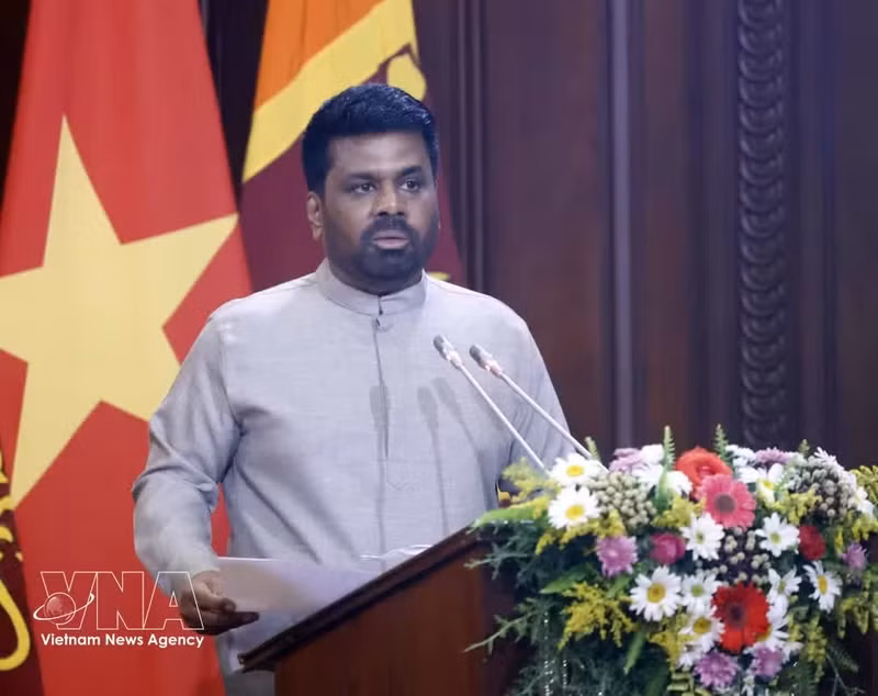 El presidente de Sri Lanka, Anura Kumara Dissanayake, en la rueda de prensa. (Foto: VNA)