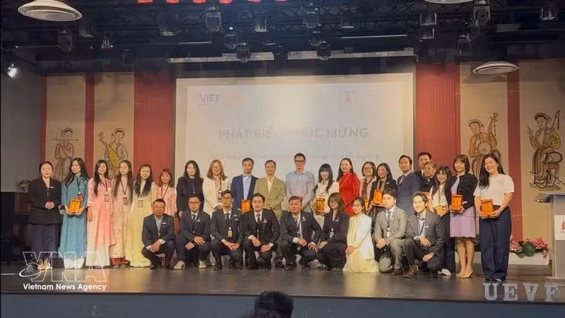 Jóvenes vietnamitas en Europa fortalecen su red de estudiantes. (Foto: VNA)
