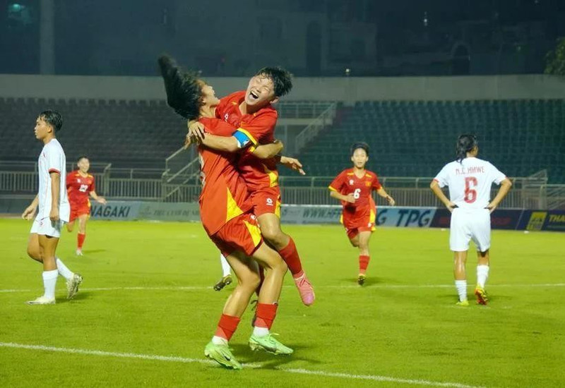 La selección femenina de fútbol de Vietnam debutó con una victoria de 2-0 ante Myanmar en su primer partido del Grupo A del Campeonato Sub-19 de la Asean 2025. (Foto: VNA)
