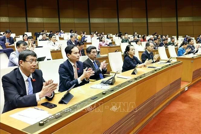 Los diputados aprueban Resolución sobre el Centro Financiero Internacional en Vietnam. (Foto: VNA)