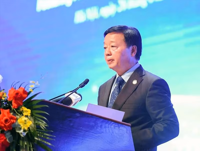 El viceprimer ministro vietnamita Tran Hong Ha habla en el evento. (Foto: VNA)