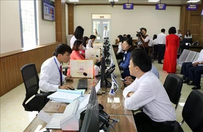 En el Centro de Servicios de la Administración Pública de la provincia norteña de Ninh Binh. (Foto: VNA)