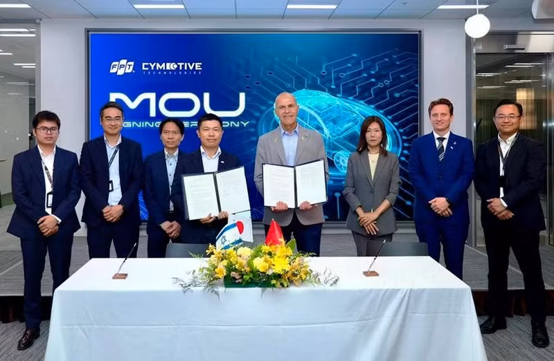 En el acto de firma. 