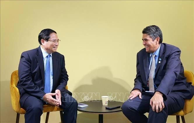 El primer ministro de Vietnam, Pham Minh Chinh (izquierda) y el presidente de Palaos, Surangel Whipps Jr. (Foto: VNA)