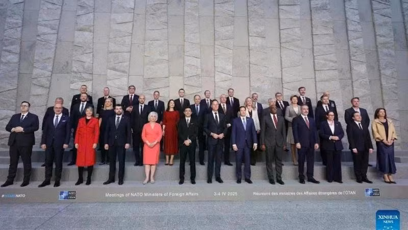 Representantes de países asisten a una reunión de ministros de Asuntos Exteriores de la OTAN en la sede de la organización en Bruselas, Bélgica, el 3 de abril de 2025. (Foto: Xinhua)