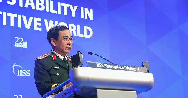 El ministro de Defensa de Vietnam, general Phan Van Giang, interviene en el 22.º Diálogo de Shangri-La. (Foto: VNA)