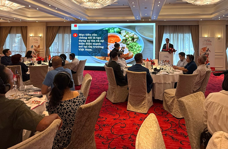 En el acto de promoción de la culinaria chilena, efectuado por la Oficina del Agregado Agrícola de Chile en Vietnam.