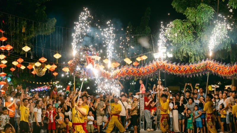 La fiesta se celebrará del 3 al 6 del presente mes, o sea, del 12 al 15 del octavo mes lunar. 