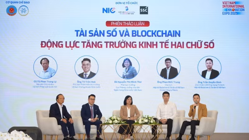 En el Foro "Mercado de Activos Digitales: De la Tendencia al Salto Cualitativo", celebrado hoy en Hanói. (Foto: Nhan Dan) 