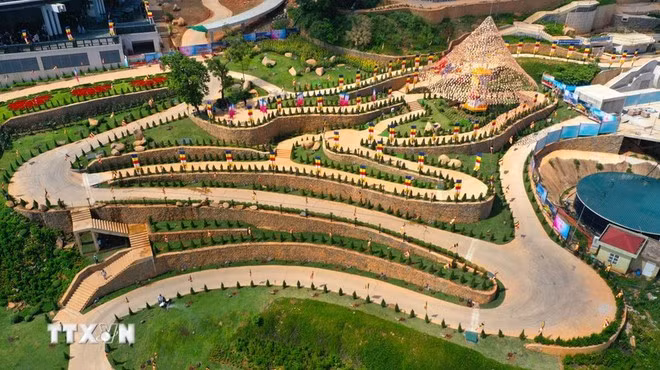 En el conjunto de la montaña Ba Den. (Foto: VNA)