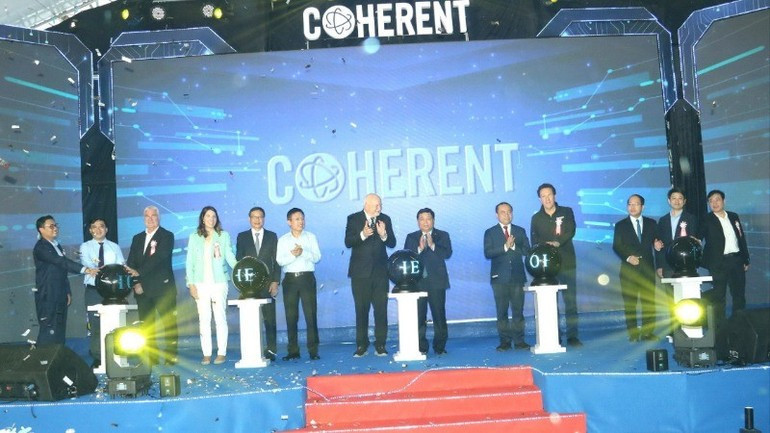 En la inauguración de la plata. 