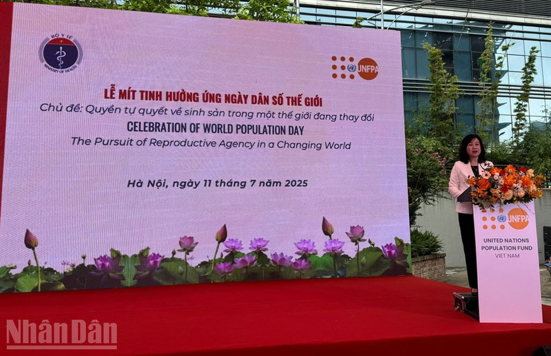 La ministra de Salud de Vietnam, Dao Hong Lan, habla en el evento. 