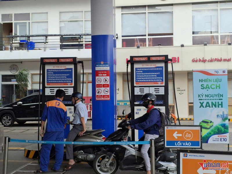 Una tienda que vende gasolina E10 en el barrio de Cau Kieu, Ciudad Ho Chi Minh. (Foto: Internet)