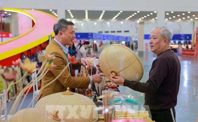 La Feria de Primavera 2026 cuenta con una amplia variedad de stands de pueblos artesanales con más de 100 años de historia. (Foto: VNA)