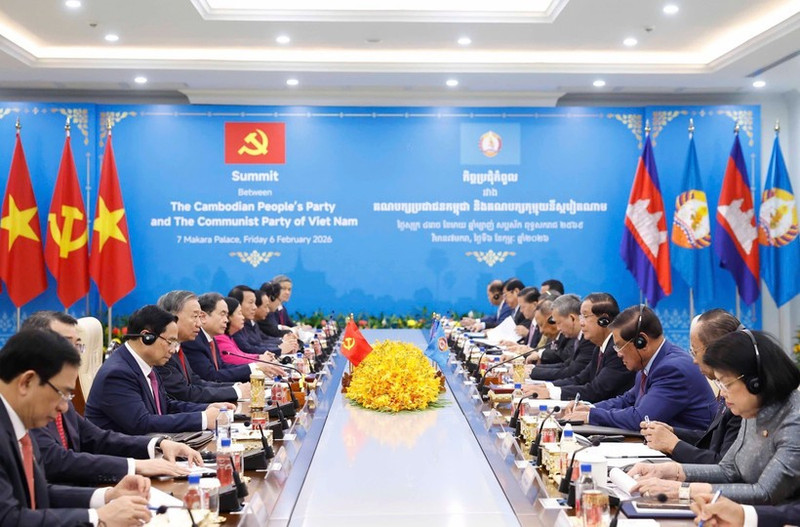 Encuentro de alto nivel entre el Partido Popular de Camboya y el Partido Comunista de Vietnam. (Foto: VNA)
