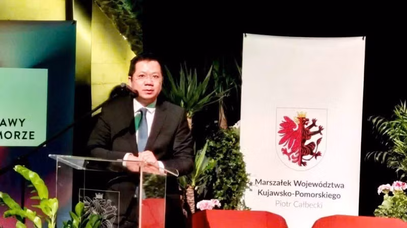 El embajador Ha Hoang Hai interviene en el foro. (Foto: Embajada de Vietnam en Polonia)