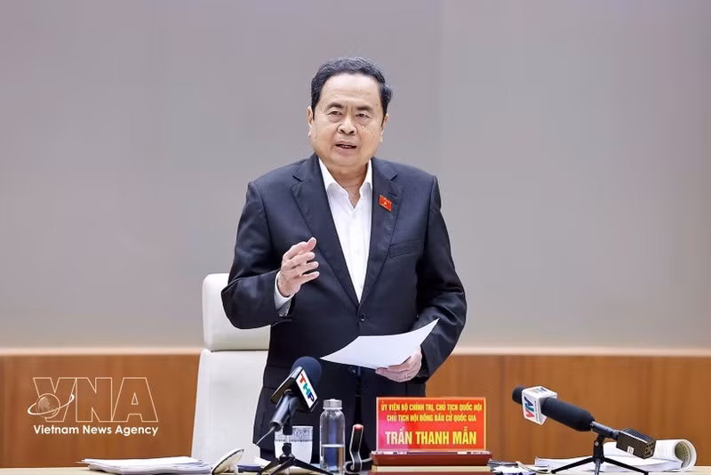 Presidente de Asamblea Nacional de Vietnam insta a garantizar el derecho al voto. (Foto: VNA)