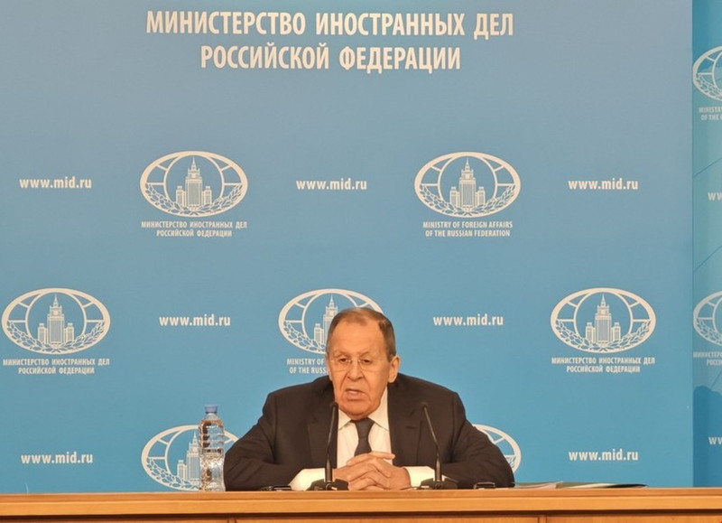 El canciller ruso, Sergey Lavrov, habla en la conferencia de prensa para revisar las actividades diplomáticas del Ministerio de Asuntos Exteriores ruso en 2025. (Foto: VNA)