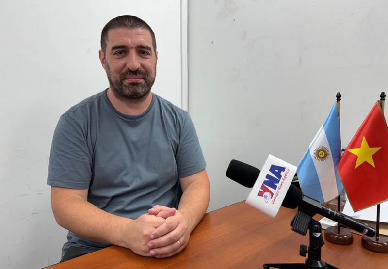 El periodista argentino Gastón Fiorda. (Foto: VNA)