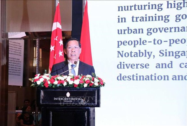 El presidente del Comité Popular de Ciudad Ho Chi Minh, Phan Van Mai, interviene en el acto (Fotografía: VNA)