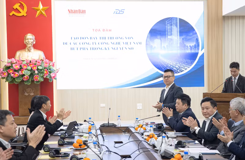 Debaten medidas destinadas a apoyar a empresas tecnológicas vietnamitas a avanzar en la era digital