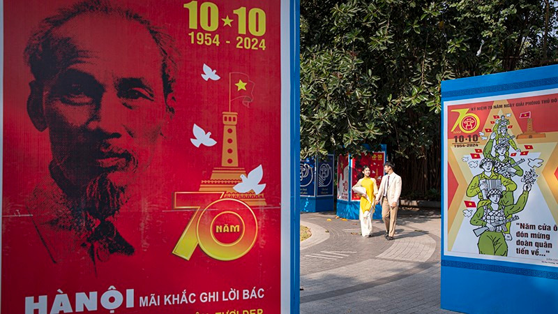 Hanói decorada en saludo al 70 aniversario del Día de la Liberación. (Foto: Son Tung)