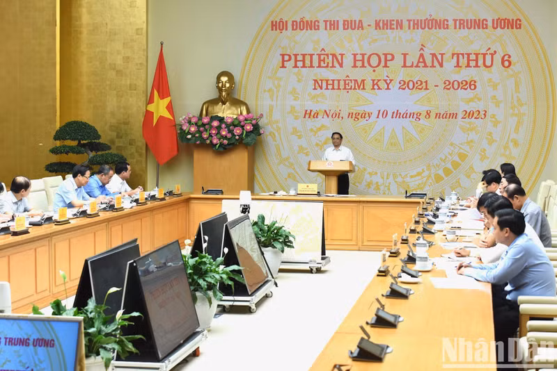 El premier Pham Minh Chinh interviene.