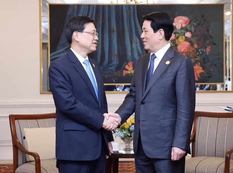 Luong Cuong y Lee Ka-chiu.