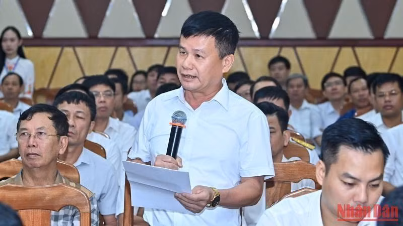 El votante Pham Hong Diep interviene en la cita. El votante Pham Hong Diep interviene en la cita.