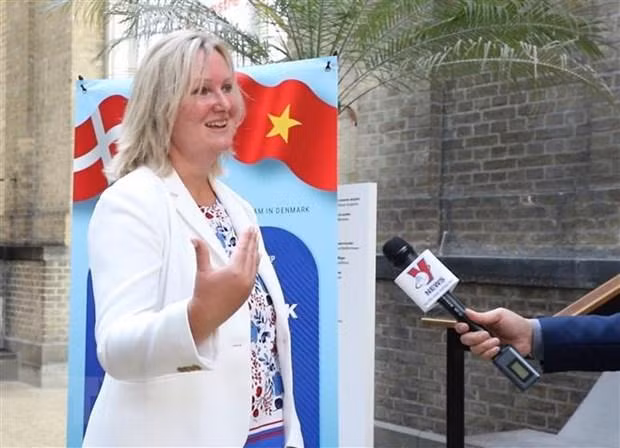 La secretaria de Estado de Comercio y Sostenibilidad Global de Dinamarca, Lina Hansen (Fotografía: VNA)
