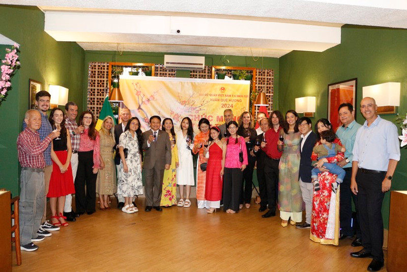 Participantes en el evento (Foto: La Embajada de Vietnam en Brasil )