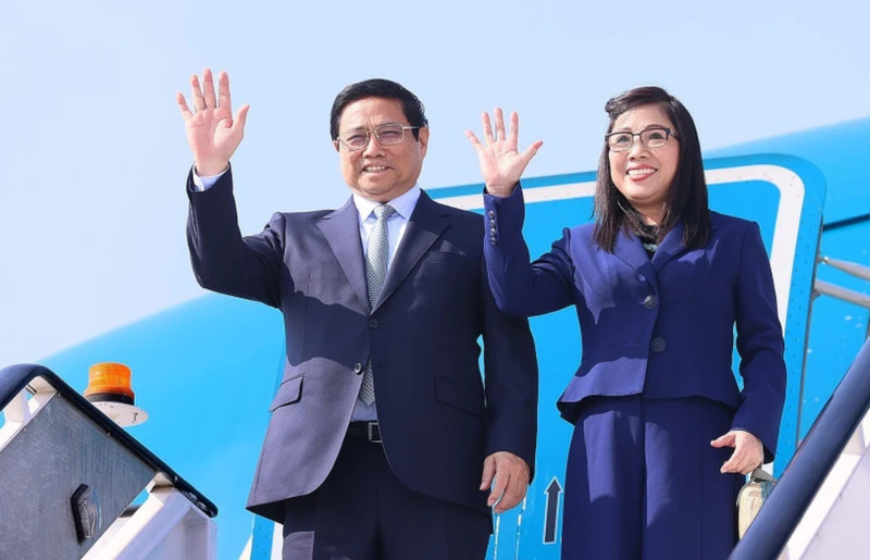 El primer ministro vietnamita, Pham Minh Chinh, y su esposa concluyen su visita de trabajo en Emiratos Árabes Unidos (Foto: VNA)