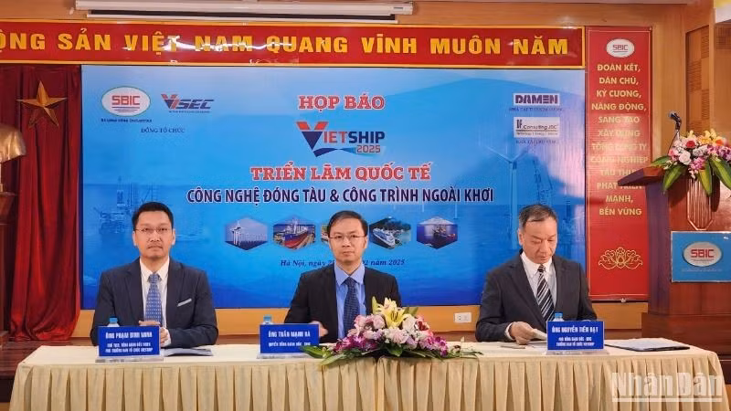 En la conferencia de prensa. (Foto: Nhan Dan)