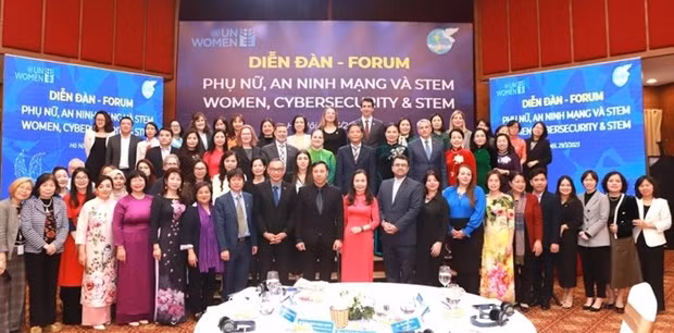 Los delegados participantes en la reunión. (Fotografía: phunuvietnam.vn)